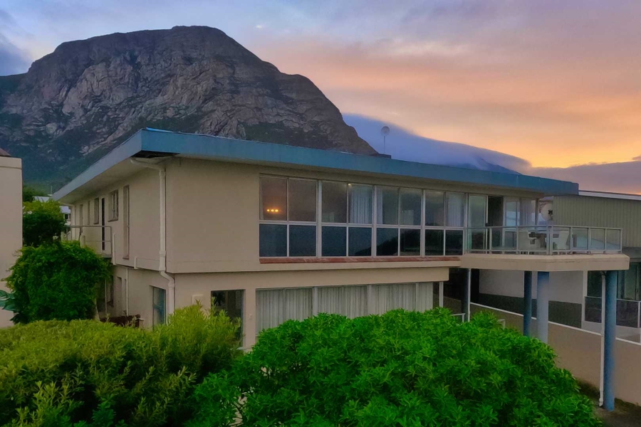 4 Bedroom Property for Sale in Voelklip Western Cape